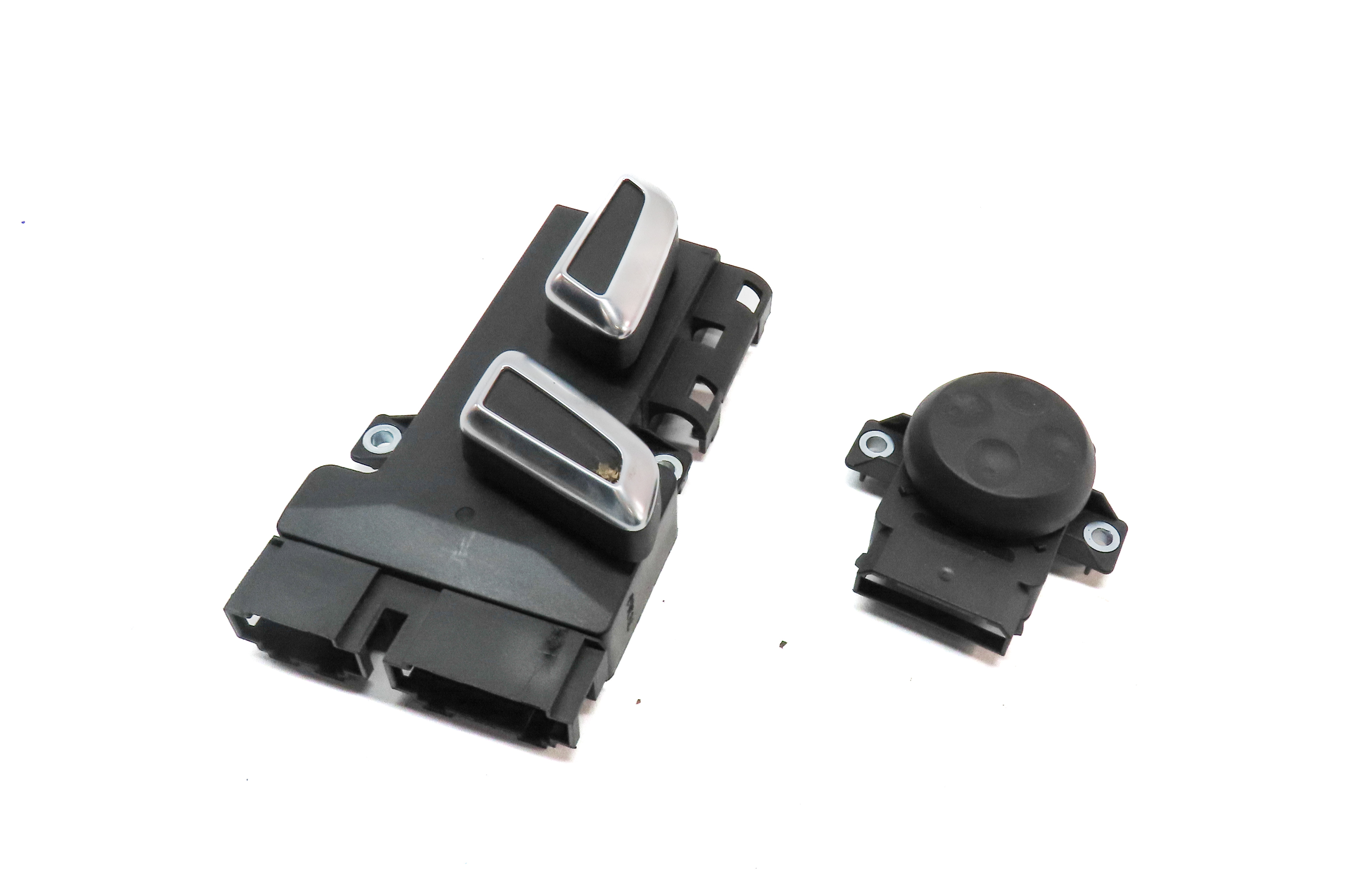 2018 AUDI Q3 (8U) FRONT LEFT DRIVER SEAT ADJUSTMENT LUMBAR ADJUST SWITCH BUTTON — exact item pictured